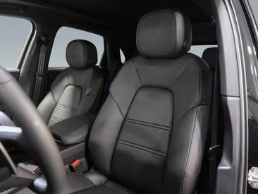 Porsche Cayenne III Turbo GT — photo 12