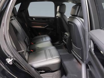 Porsche Cayenne III Turbo GT — photo 15