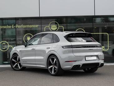 Porsche Cayenne III Turbo GT — photo 3