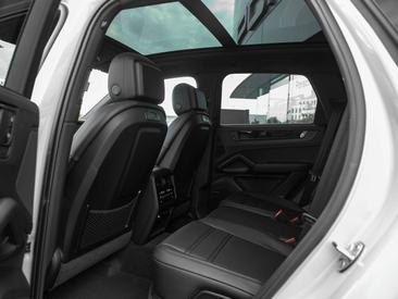 Porsche Cayenne III Turbo GT — photo 14