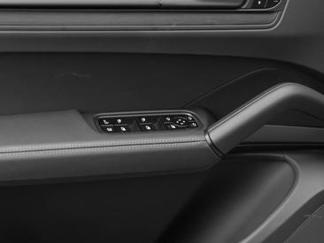 Porsche Cayenne III Turbo GT — photo 19