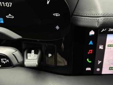 Porsche Taycan Cross Turismo 4S — photo 18