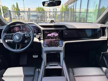 Porsche Cayenne E4 Turbo Electric — photo 14