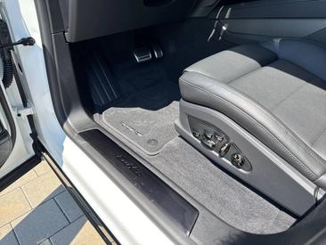 Porsche Cayenne E4 Turbo Electric — photo 16