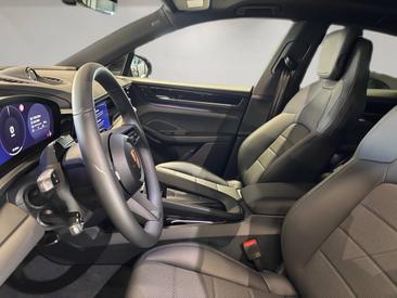 Porsche Macan GTS Electric — photo 13