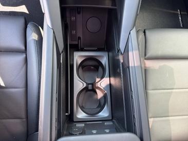 Porsche Cayenne E4 Turbo Electric — photo 17
