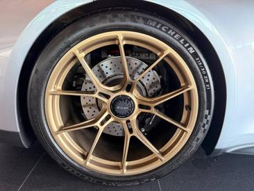 Porsche 911 Turbo S — photo 11