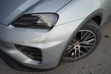 Porsche Macan GTS Electric — photo 10