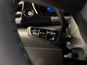 Porsche Macan GTS Electric — photo 21