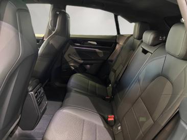 Porsche Macan GTS Electric — photo 24