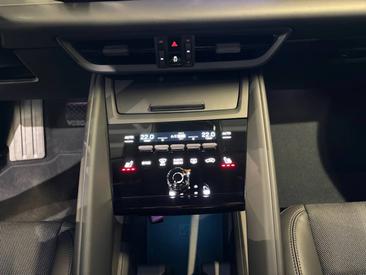 Porsche Macan GTS Electric — photo 25