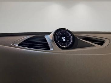Porsche Macan GTS Electric — photo 26