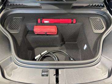 Porsche Macan GTS Electric — photo 27
