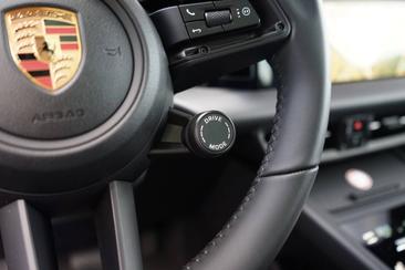 Porsche Macan GTS Electric — photo 20