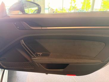 Porsche 911 Turbo S — photo 25