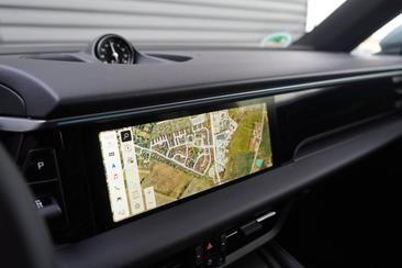 Porsche Macan GTS Electric — photo 24