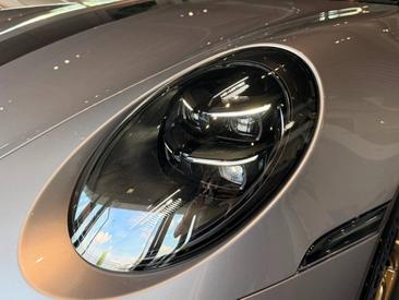 Porsche 911 Turbo S — photo 32