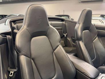 Porsche 992 I Carrera 4S — photo 14