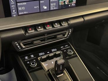 Porsche 992 I Carrera 4S — photo 16