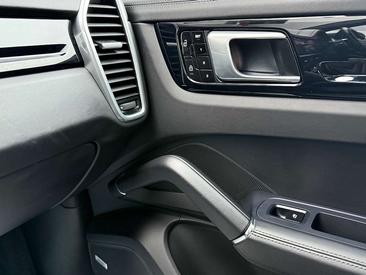 Porsche Cayenne III E-Hybrid — photo 38