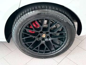 Porsche Macan Electrique GTS — photo 12
