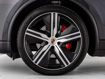Porsche Macan 4S Electric — photo 6