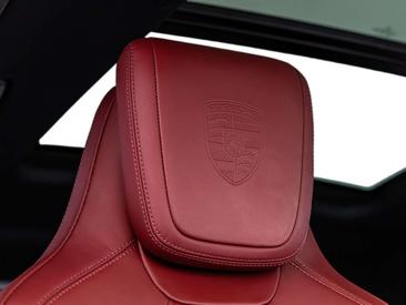 Porsche Macan 4S Electric — photo 13