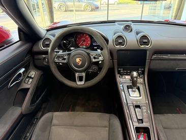 Porsche 718 Cabriolet Boxster GTS 4.0 — photo 33