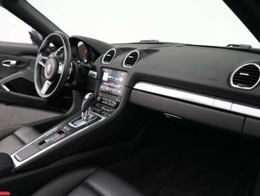 Porsche 718 Cabriolet Boxster — photo 13