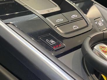 Porsche 911 Cabriolet Carrera — photo 17