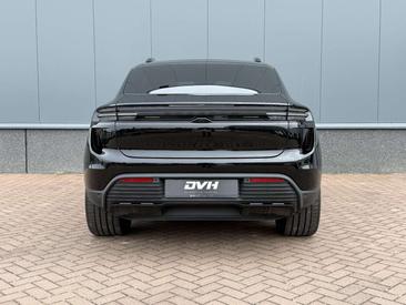 Porsche Macan 4S Electric — photo 4