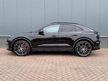 Porsche Macan 4S Electric — photo 6