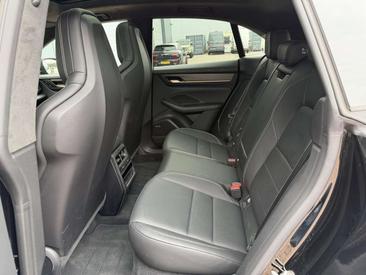 Porsche Macan 4S Electric — photo 15