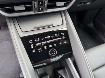 Porsche Macan 4S Electric — photo 27