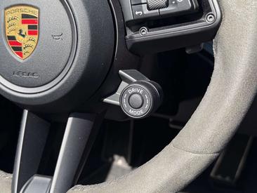 Porsche 911 Cabriolet Carrera S — photo 18