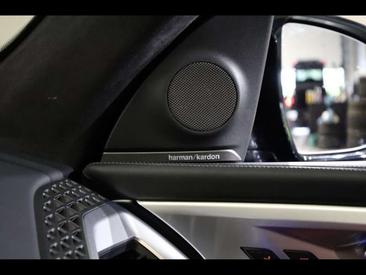 BMW XM 50e — photo 15