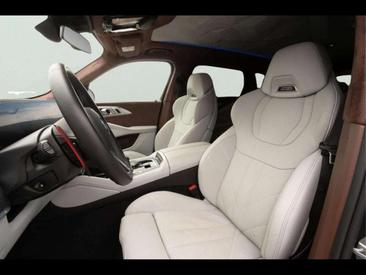 BMW XM 50e — photo 7