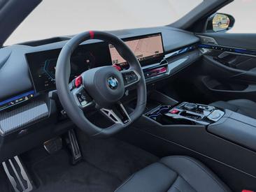 BMW M5 Touring — photo 14