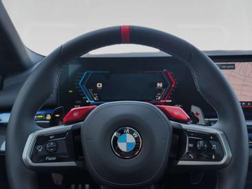 BMW M5 Touring — photo 16