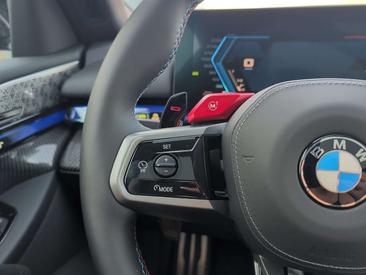 BMW M5 Touring — photo 19