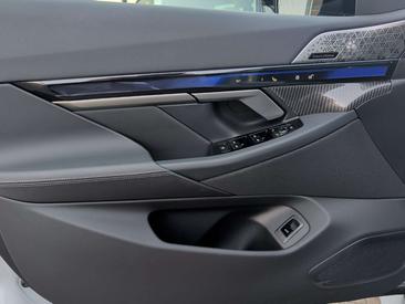 BMW M5 Touring — photo 24