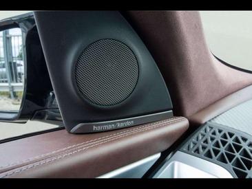 BMW XM 50e — photo 22
