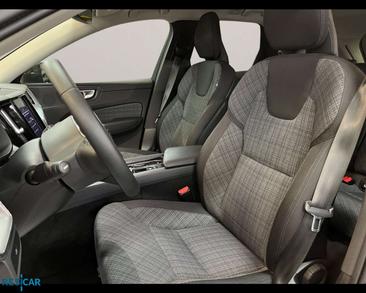 Volvo XC60 B4 Core — photo 7
