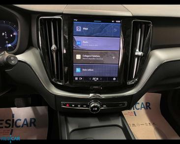 Volvo XC60 B4 Core — photo 10