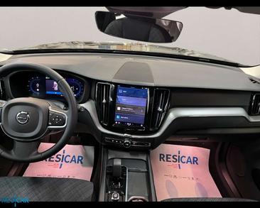 Volvo XC60 B4 Core — photo 12