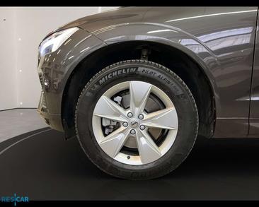 Volvo XC60 B4 Core — photo 15