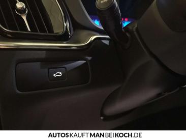 Volvo XC60 B4 Core — photo 18