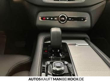Volvo XC90 B5 Plus — photo 9