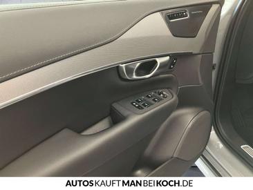 Volvo XC90 B5 Plus — photo 12