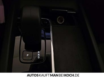 Volvo XC60 B4 Core — photo 30